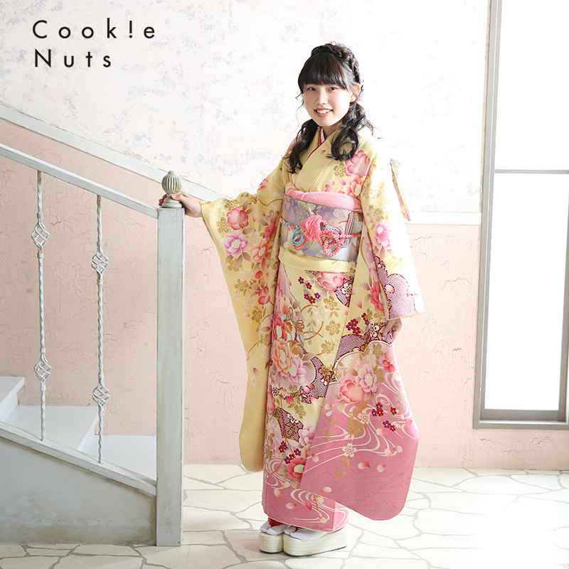 成人式 二十歳 女性 着物 振袖 黄色 ピンク ハーフアップ おいでよ クッキーナッツ 川崎本店ブログ